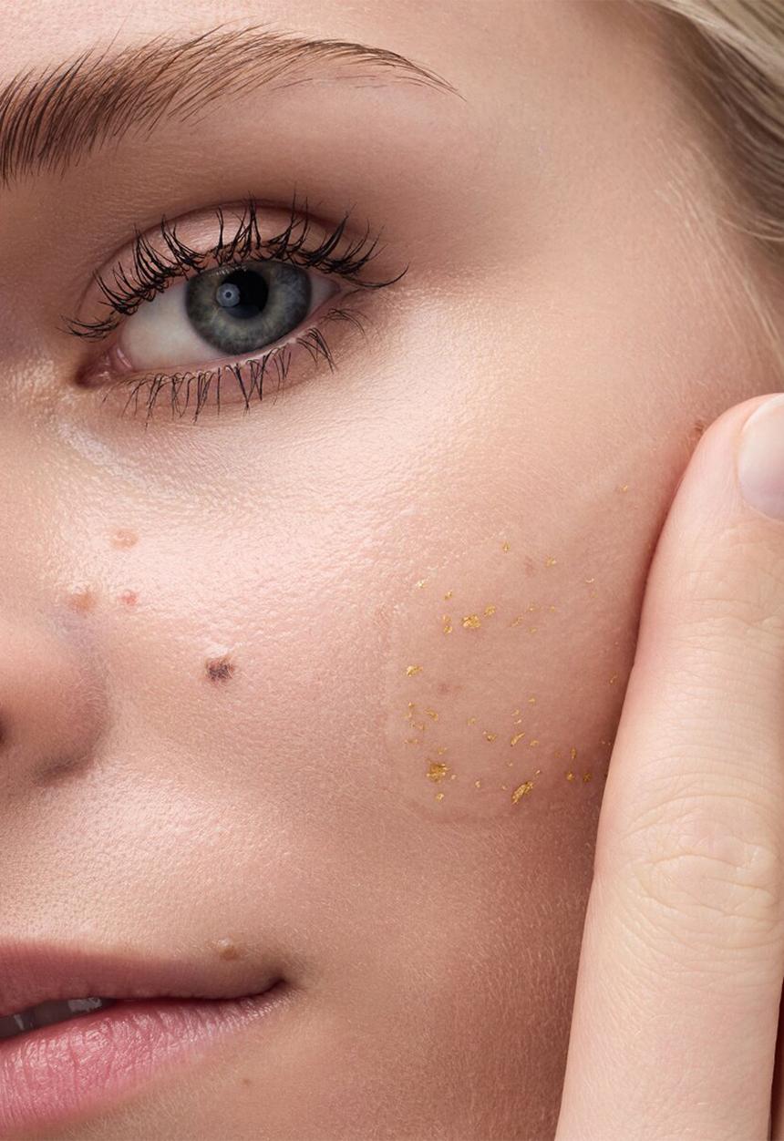 Catrice - Glam In Gold Hydrating Primer 010 - Oh My Goldness