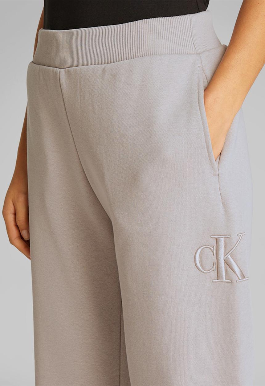 Calvin Klein - Raised Embroidery Ck Jog Pant - Atmosphere