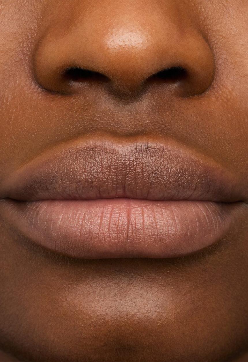essence - Glossy Glaze High Shine Lipstick 01 - Livin La Vida Mocha