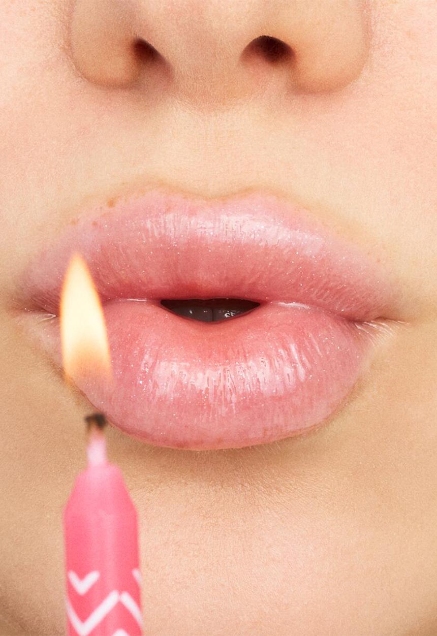 essence - Birthday Bomb Shiny Lipgloss 01 - Cake My Day!