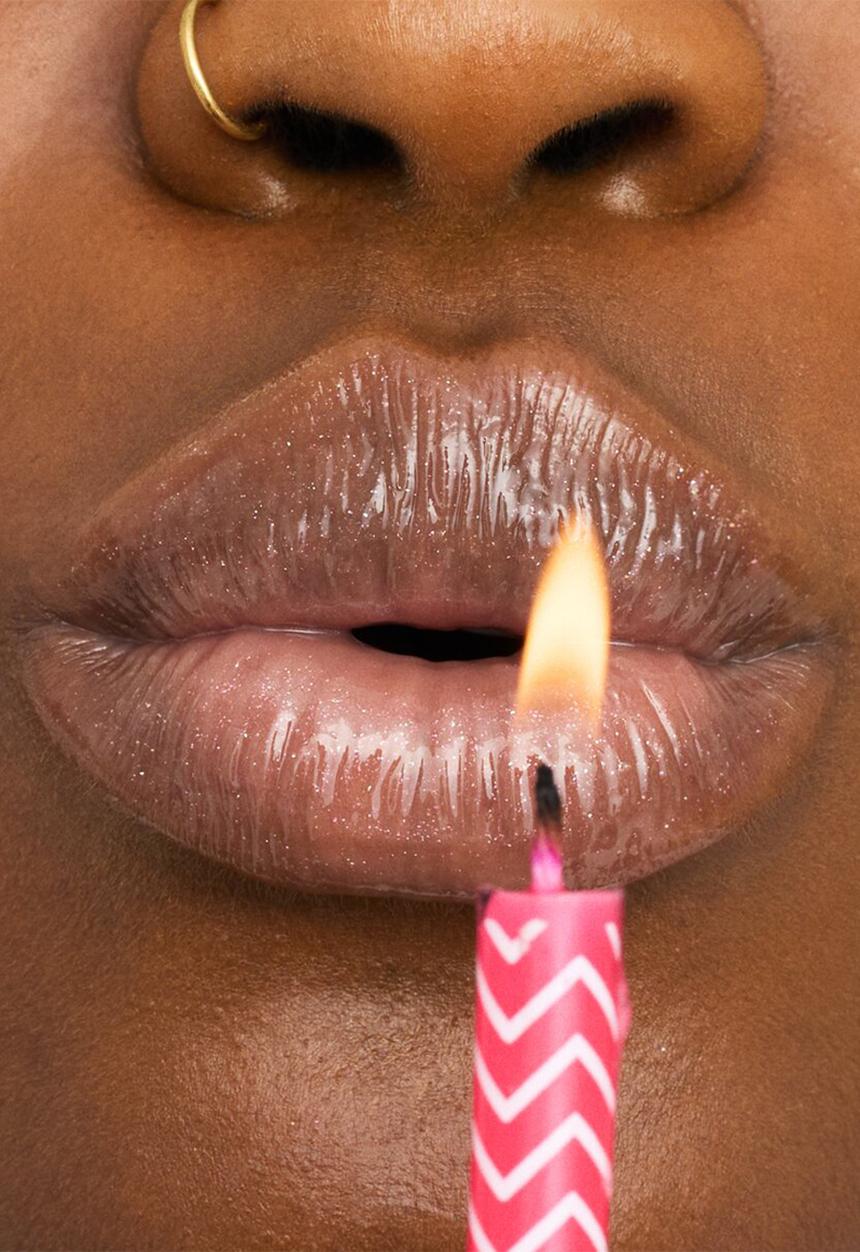 essence - Birthday Bomb Shiny Lipgloss 01 - Cake My Day!