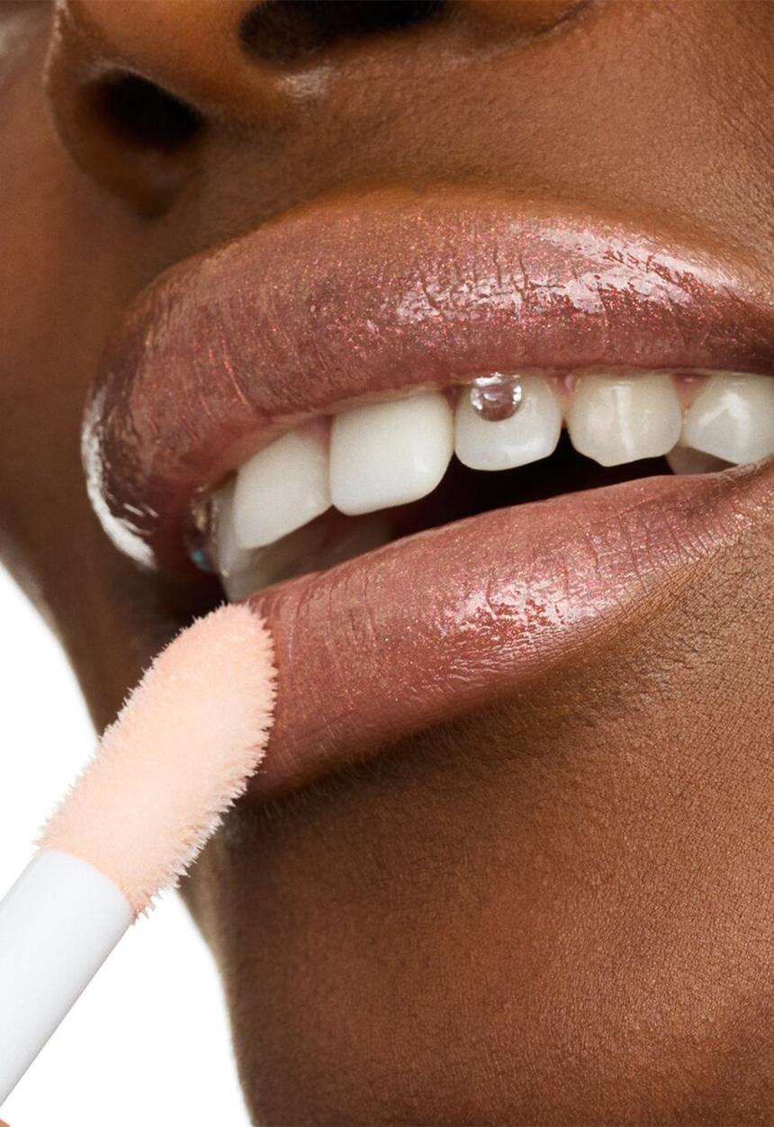 essence - Pearly Potion Multi-Reflective Lipgloss 01 - Golden Peach