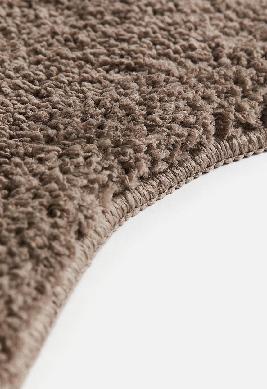 H&M - Animal-shaped rug - dark mole bear