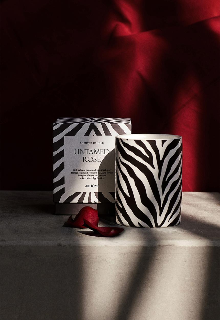 H&M - Scented candle in a ceramic holder - untamed rose