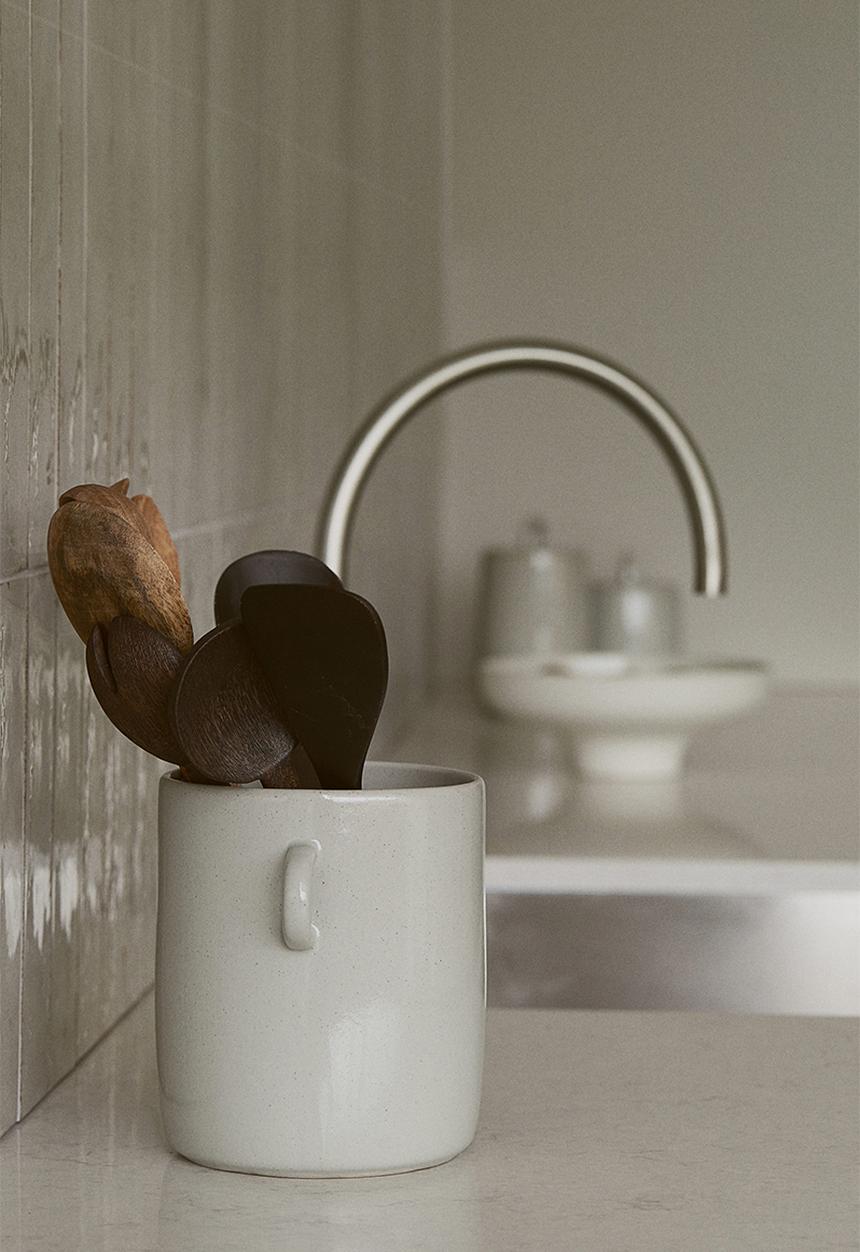 H&M - Stoneware utensil holder - mole