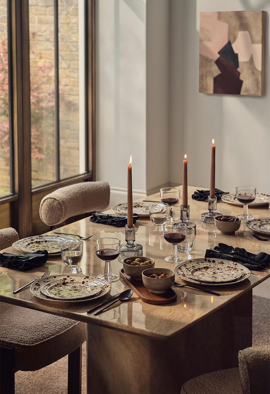 H&M - Stoneware plate - brown spotted
