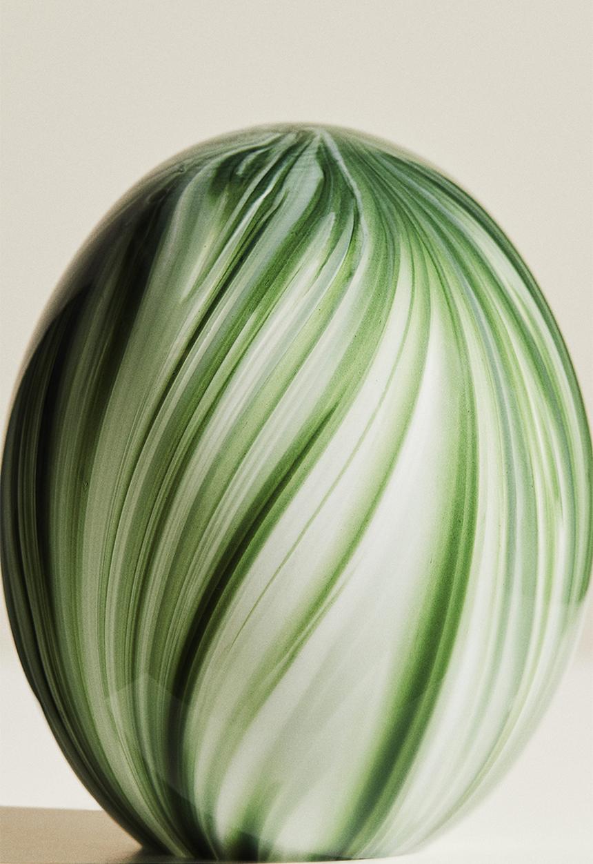 H&M - Large glass sculpture - green patterned 