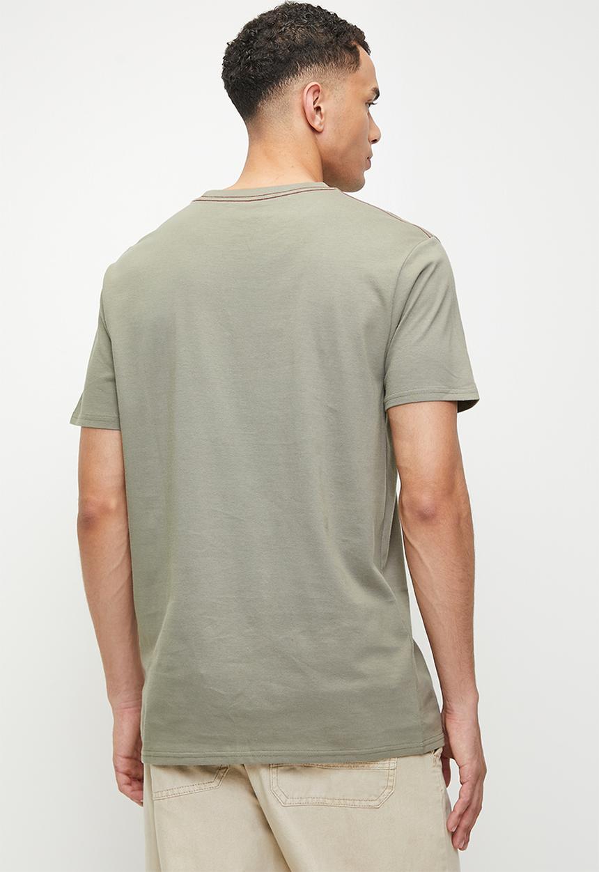 RVCA - Ag seal short sleeve red stitch - aloe