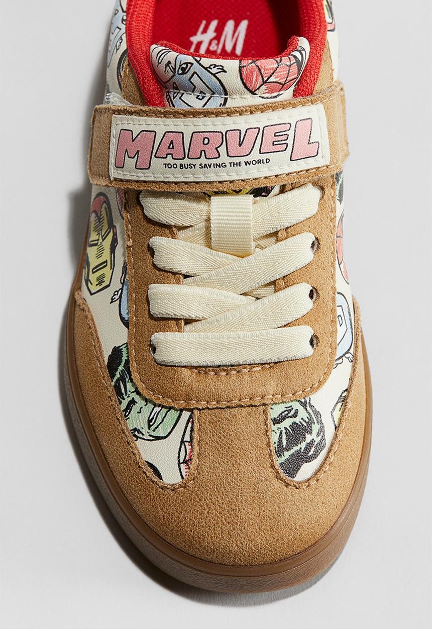 H&M - Printed trainers - beige/marvel comics
