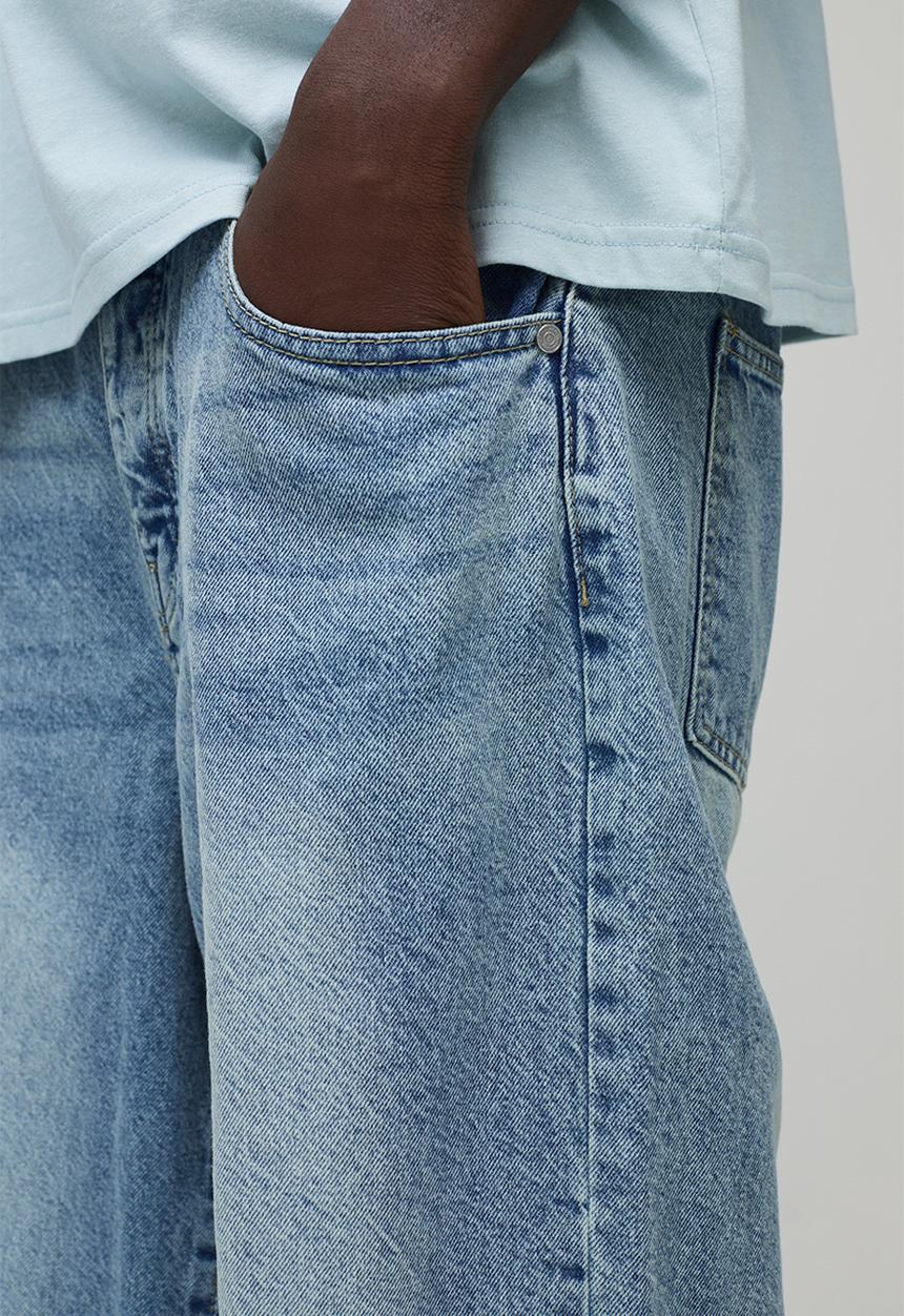 boohooMAN - Baggy Rigid Washed Jeans - Light Blue