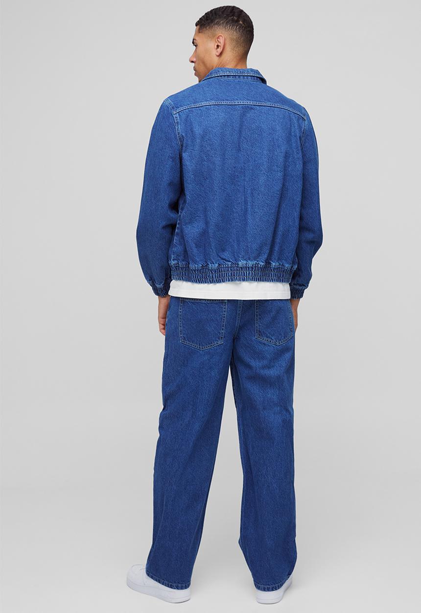 boohooMAN - Embroidered Relaxed Fit Jeans - Mid Blue