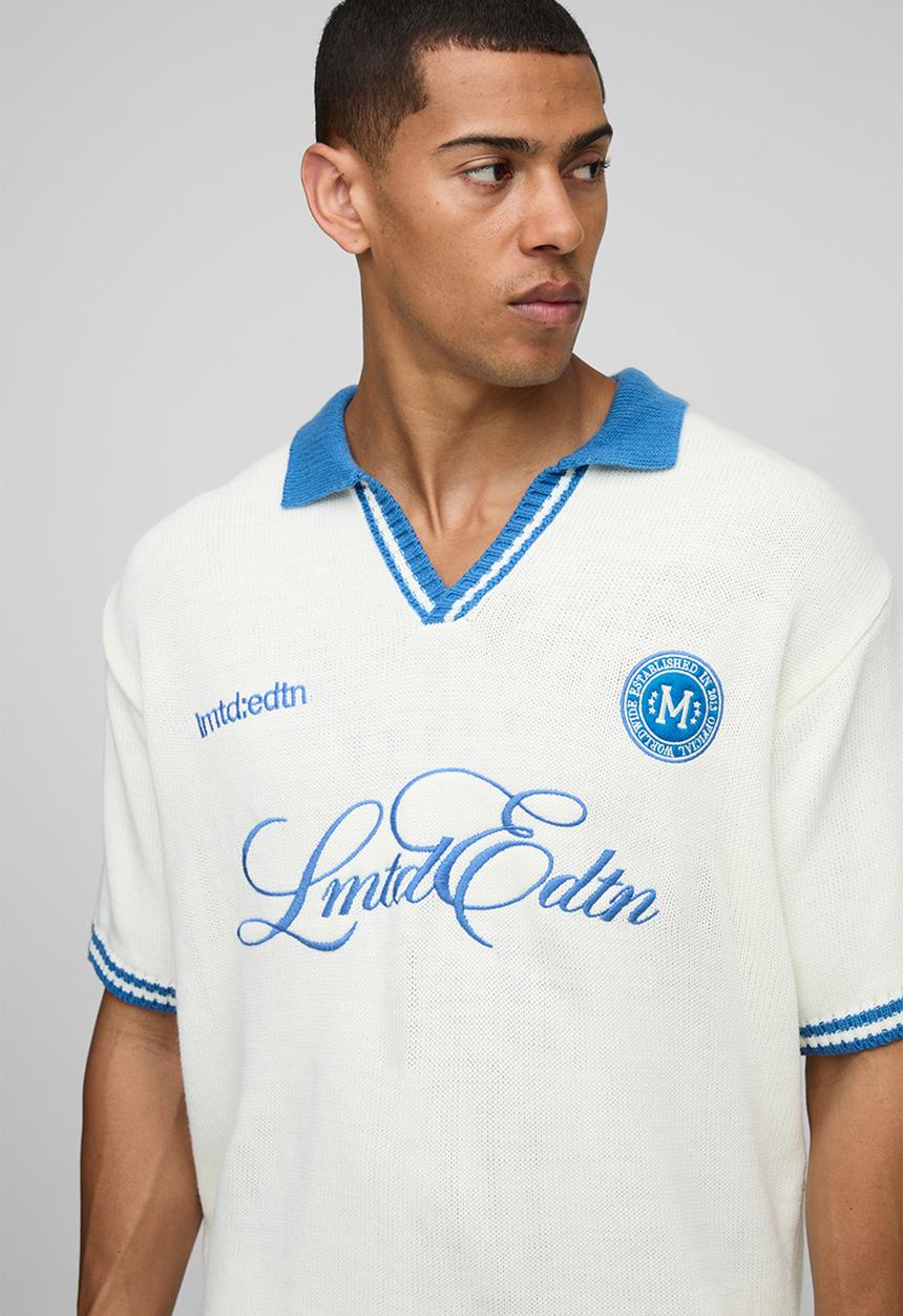 boohooMAN - Oversized V Neck Limited Edition Short Sleeve Knitted Polo - White