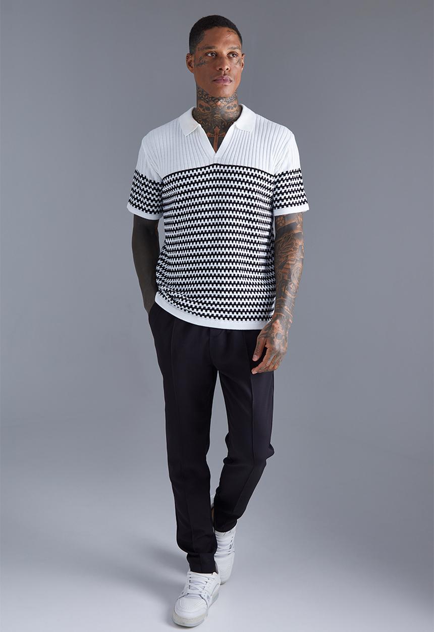 boohooMAN - Regular Fit V Neck Striped Knitted Polo - White & Black