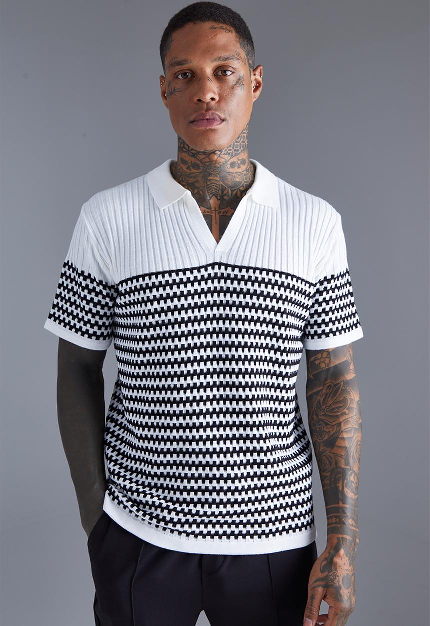 boohooMAN - Regular Fit V Neck Striped Knitted Polo - White & Black