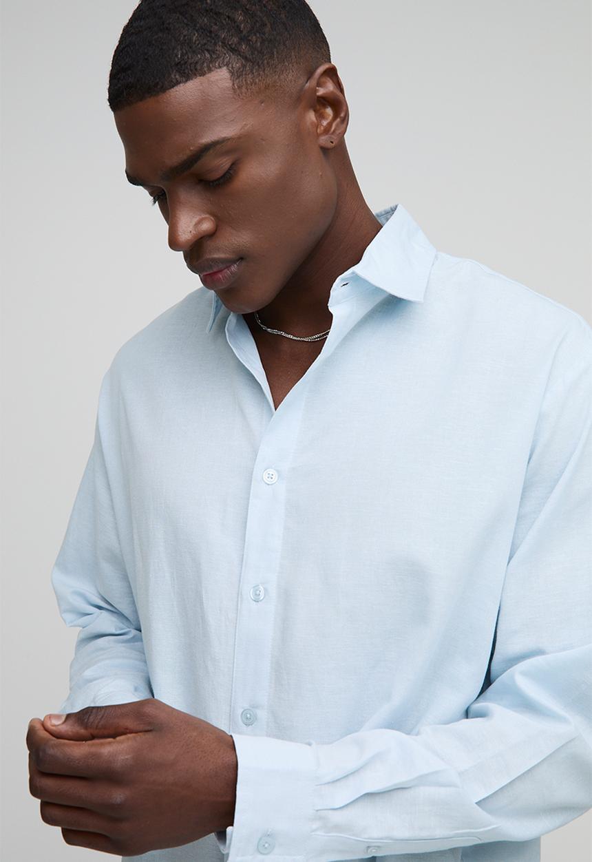 boohooMAN - Super Oversized Long Sleeve Collared Linen Blend Shirt - Light Blue