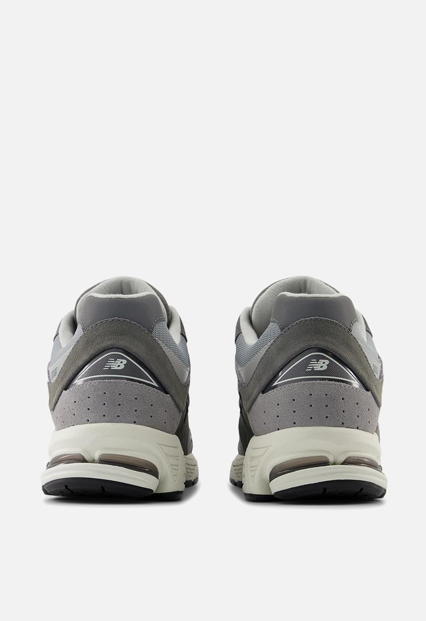 New Balance  - U2002R v1 - castlerock