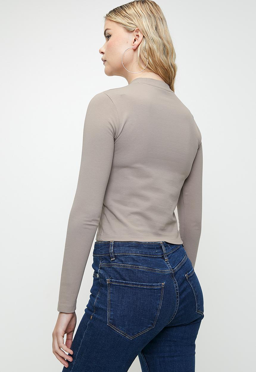 GUESS - COLETTE LS TEE - STONE CREEK