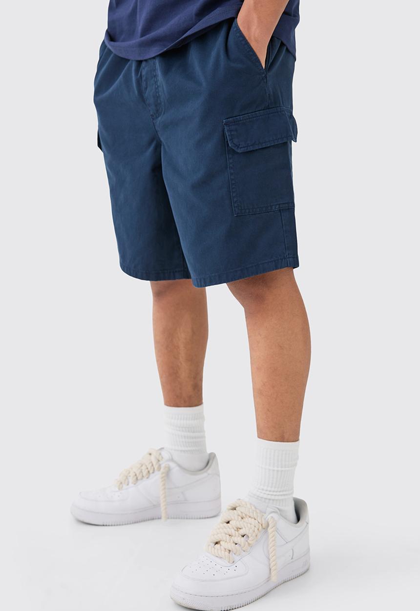 boohooMAN - Relaxed Fit Elasticated Waist Cargo Shorts - Navy