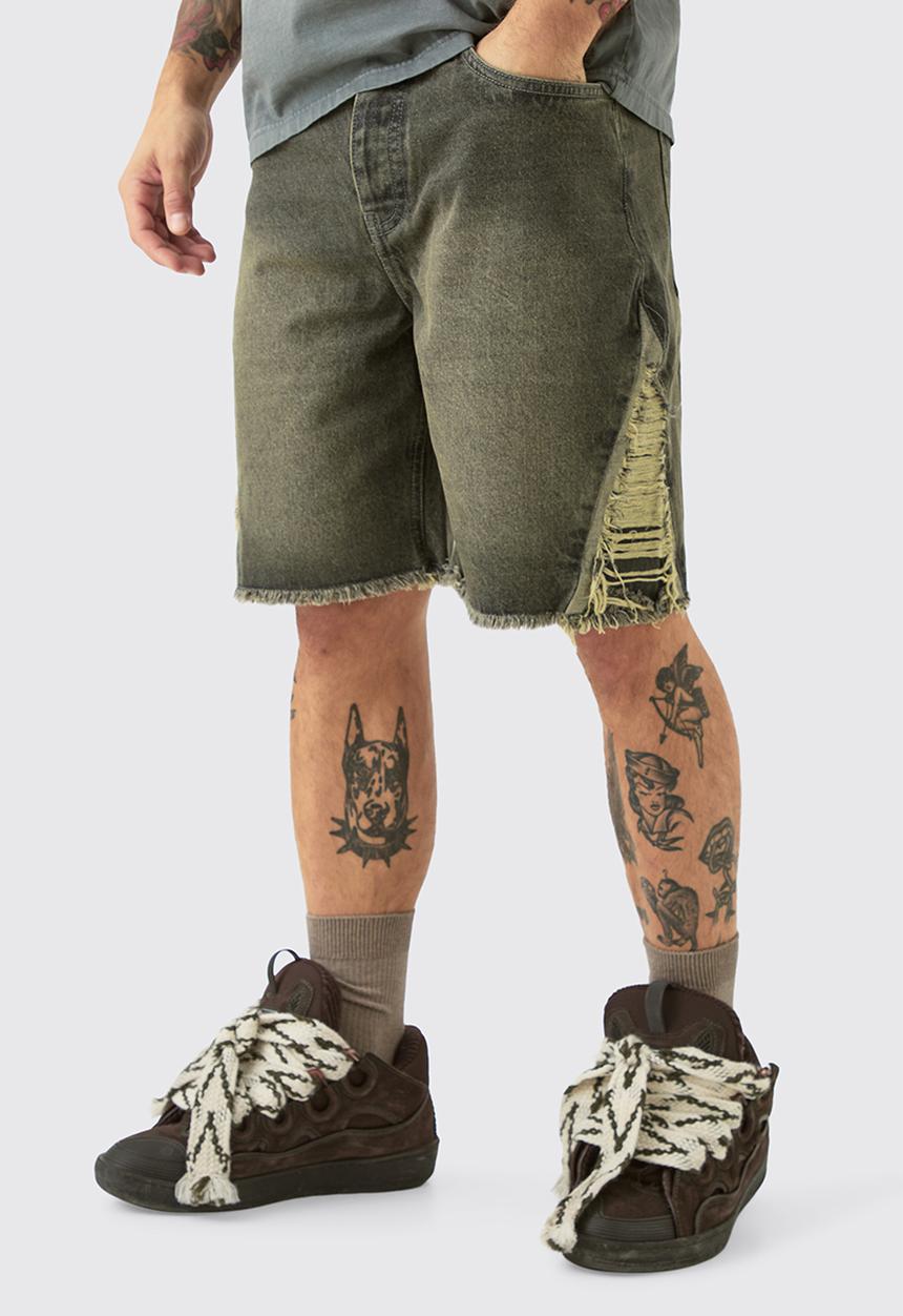boohooMAN - Relaxed Rigid Extreme Side Ripped Denim Short In Antique Gr - Antique Wash