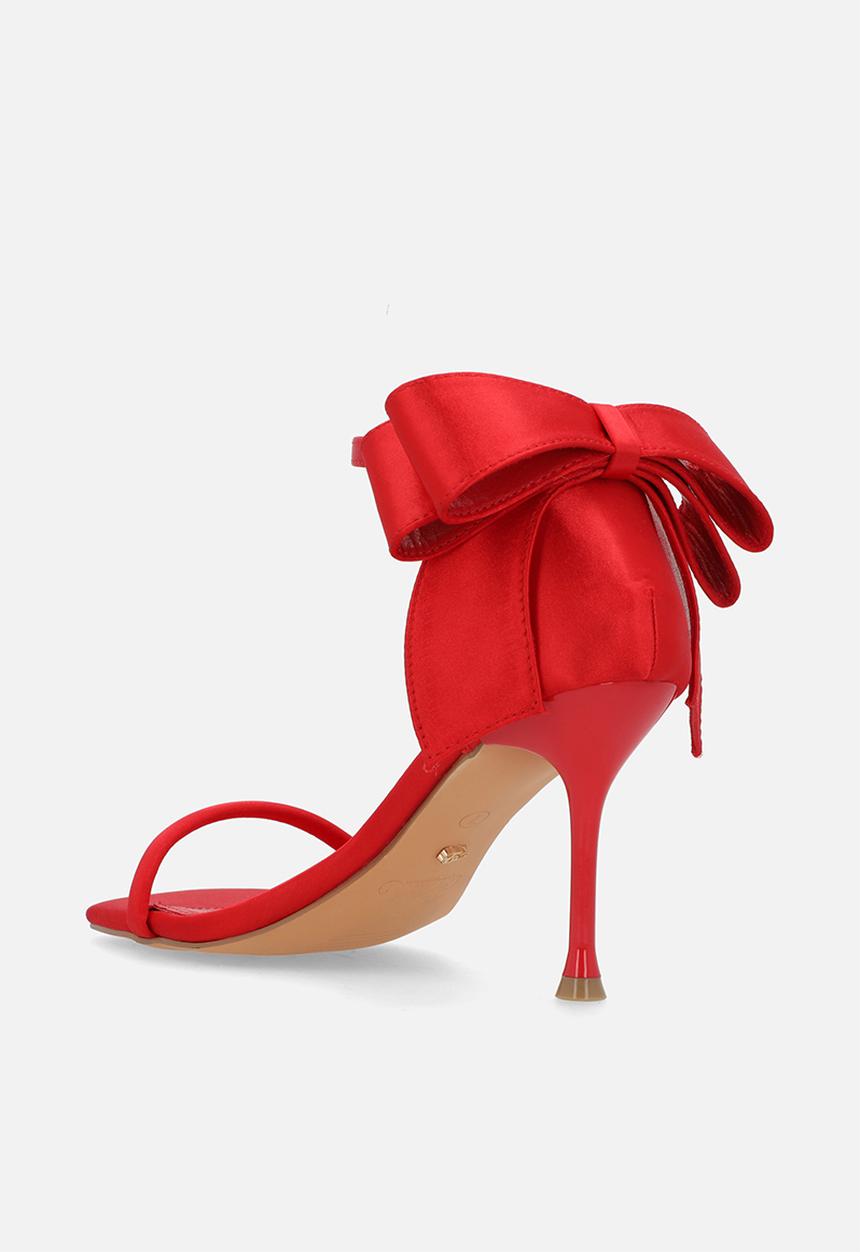 Miss Black - Chanel 1 heel - red