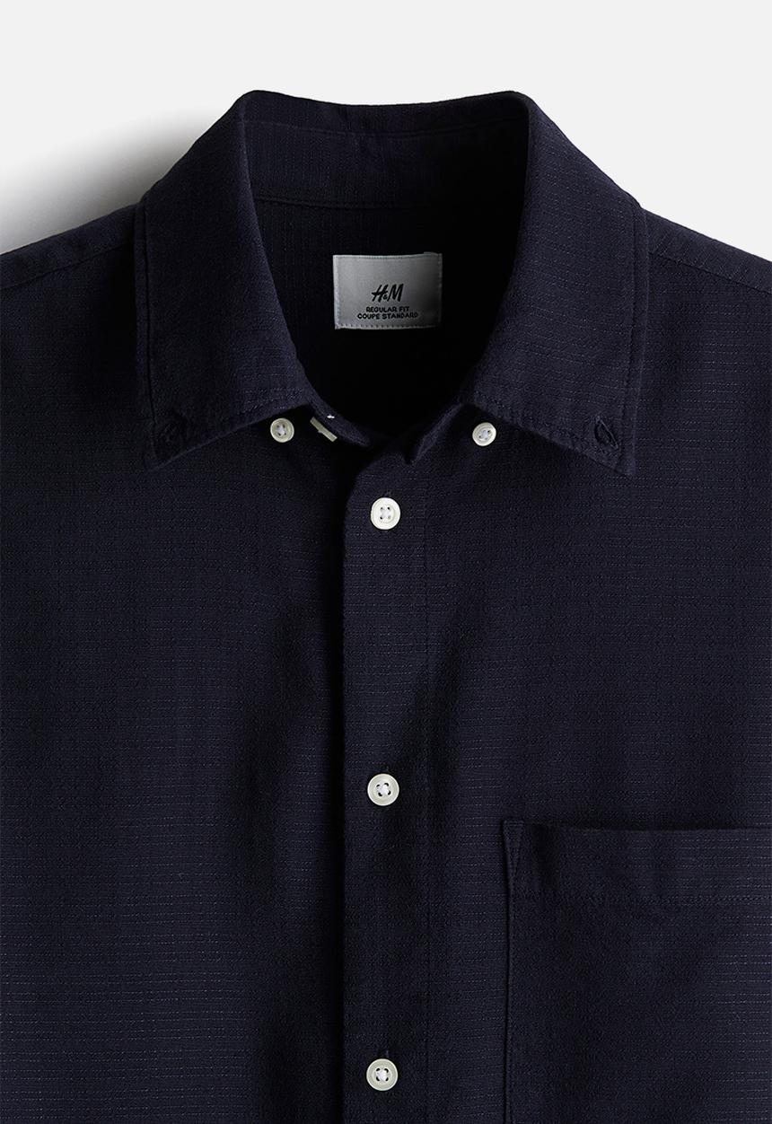 H&M - Regular fit textured shirt - navy blue