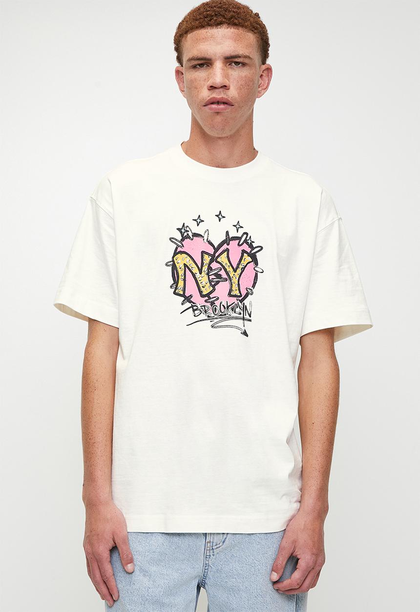 Cotton On - Box Fit Graphic T-Shirt - Vintage White/NY Cupid Love