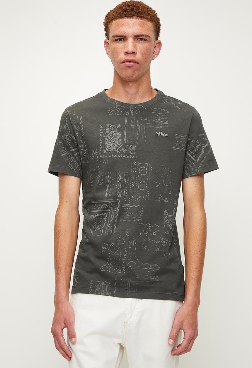 GUESS - Short sleeve cn lasered aop tee - aop asphalt bandana