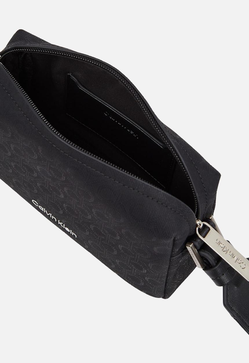 Calvin Klein - CK Must Camera Bag S Mono - Twill Mono Black