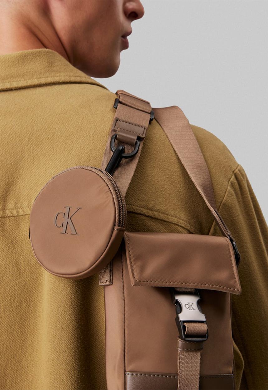 Calvin Klein - Speed Clip Ns Flap Phone Cb Ny - Shitake