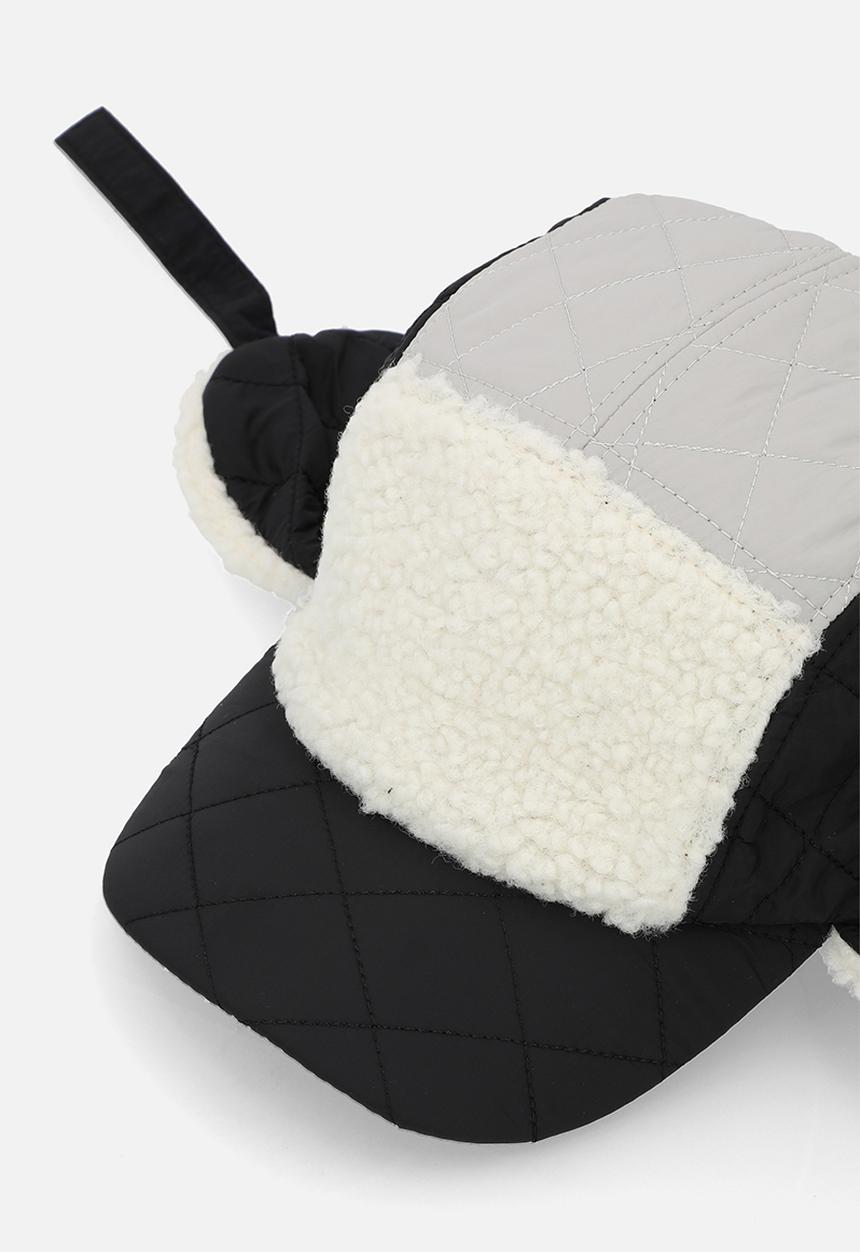 Pop Candy - Sherpa earflap hat - black