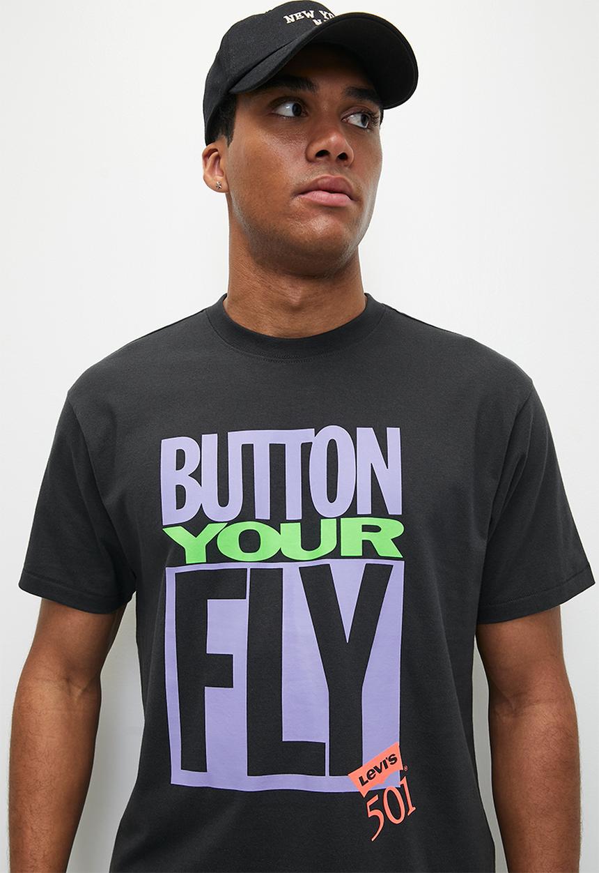 Levi’s® - VTG FIT GRAPHIC TEE ZA 501 DAY BUTTON YO