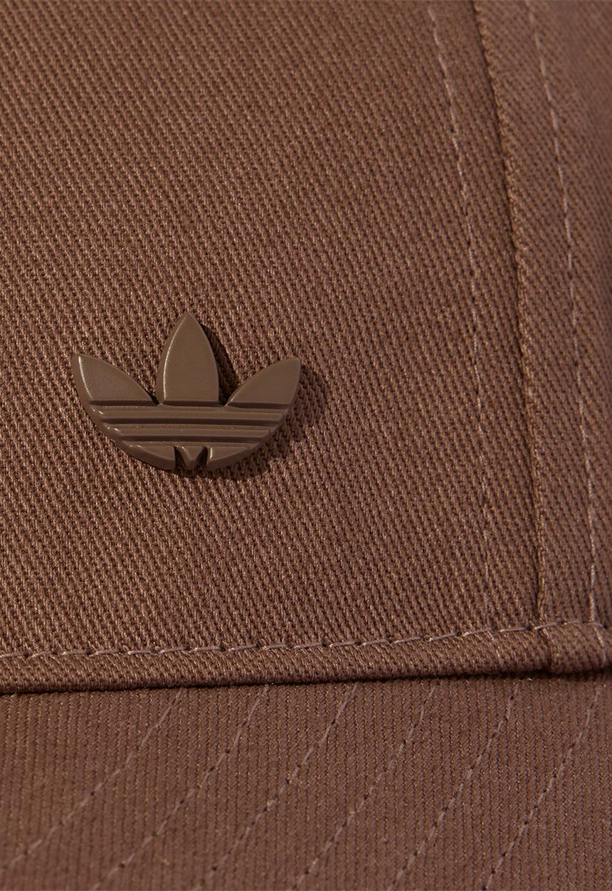 adidas Originals - Ev.Ic Dad Cap Earstr - brown