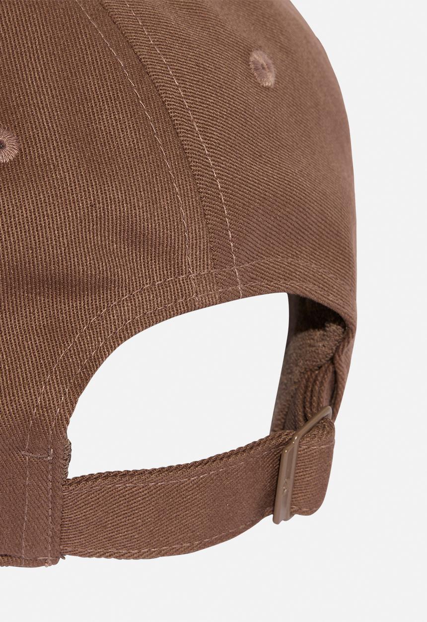 adidas Originals - Ev.Ic Dad Cap Earstr - brown