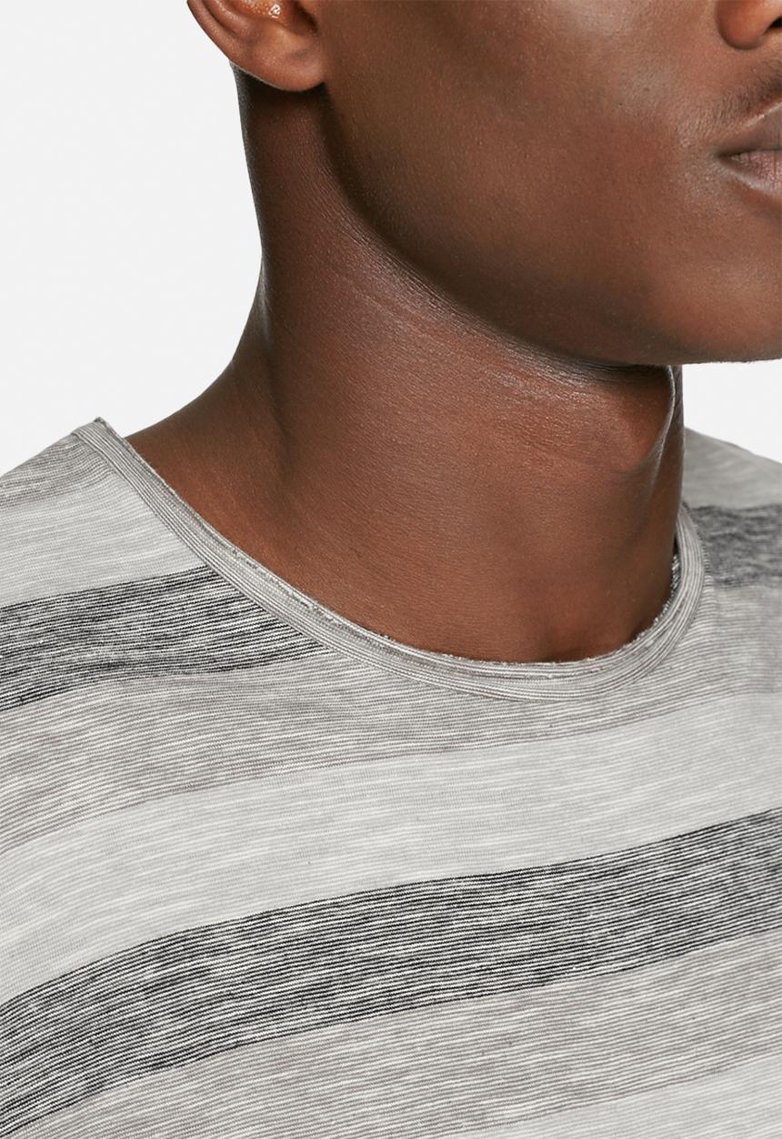 Solid - Chip tee