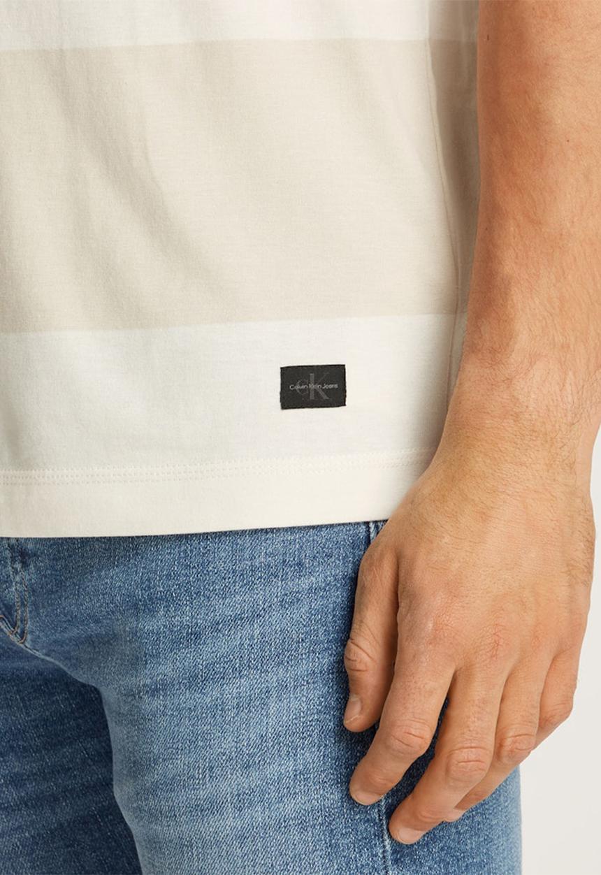 Calvin Klein - Woven Label Regular Tee - Moonbeam/Ivory