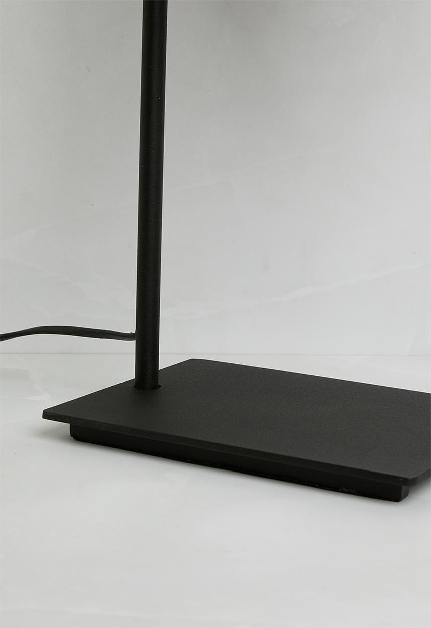 Sixth Floor - Saggie table lamp - Black