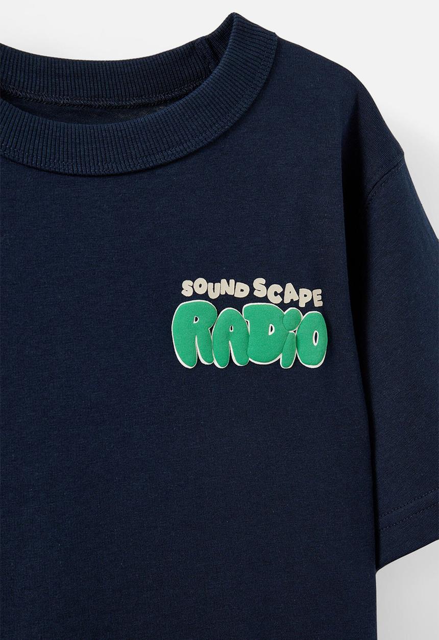 Cotton On - Jonny Short Sleeve Graphic Print Tee - Squid Ink/Soundscape Radio