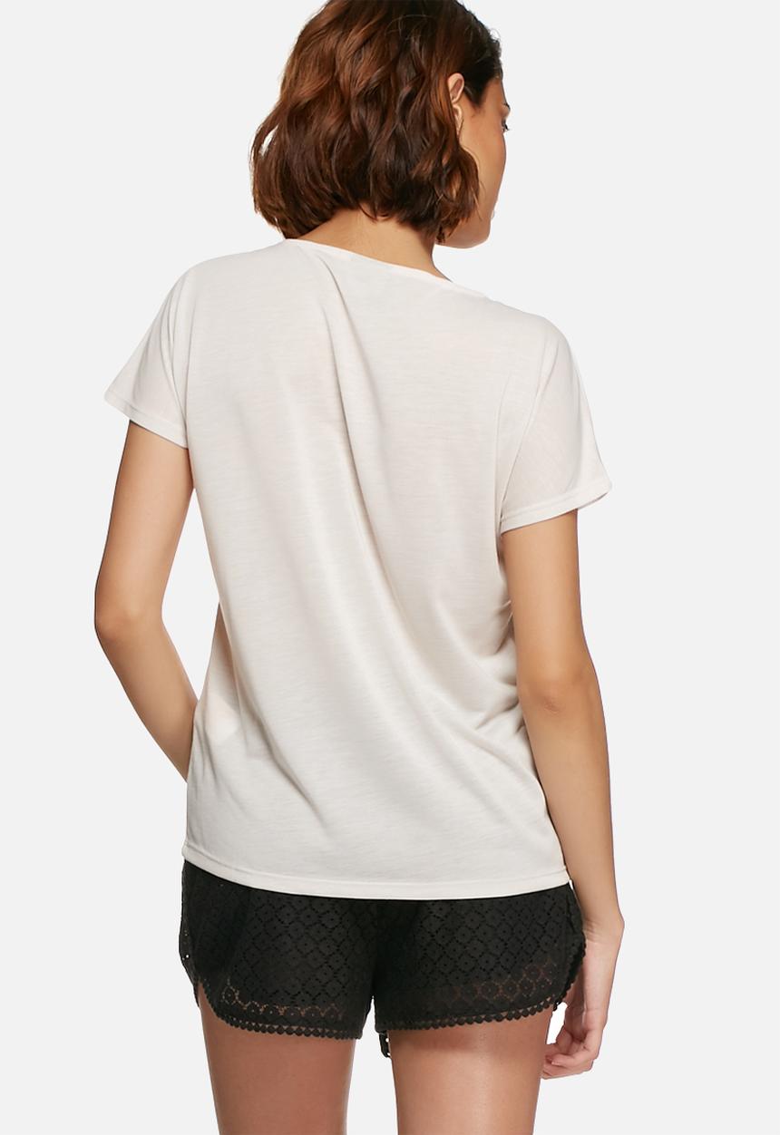 Vero Moda - Camilla embroidered top