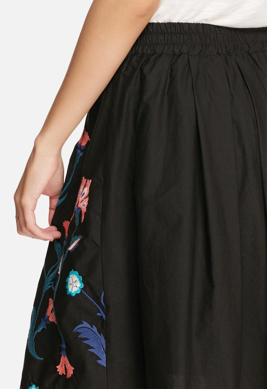 Vero Moda - Elvira embroidered skirt