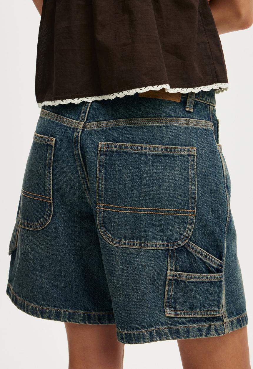 Cotton On - Relaxed denim short - logans blue/carpenter