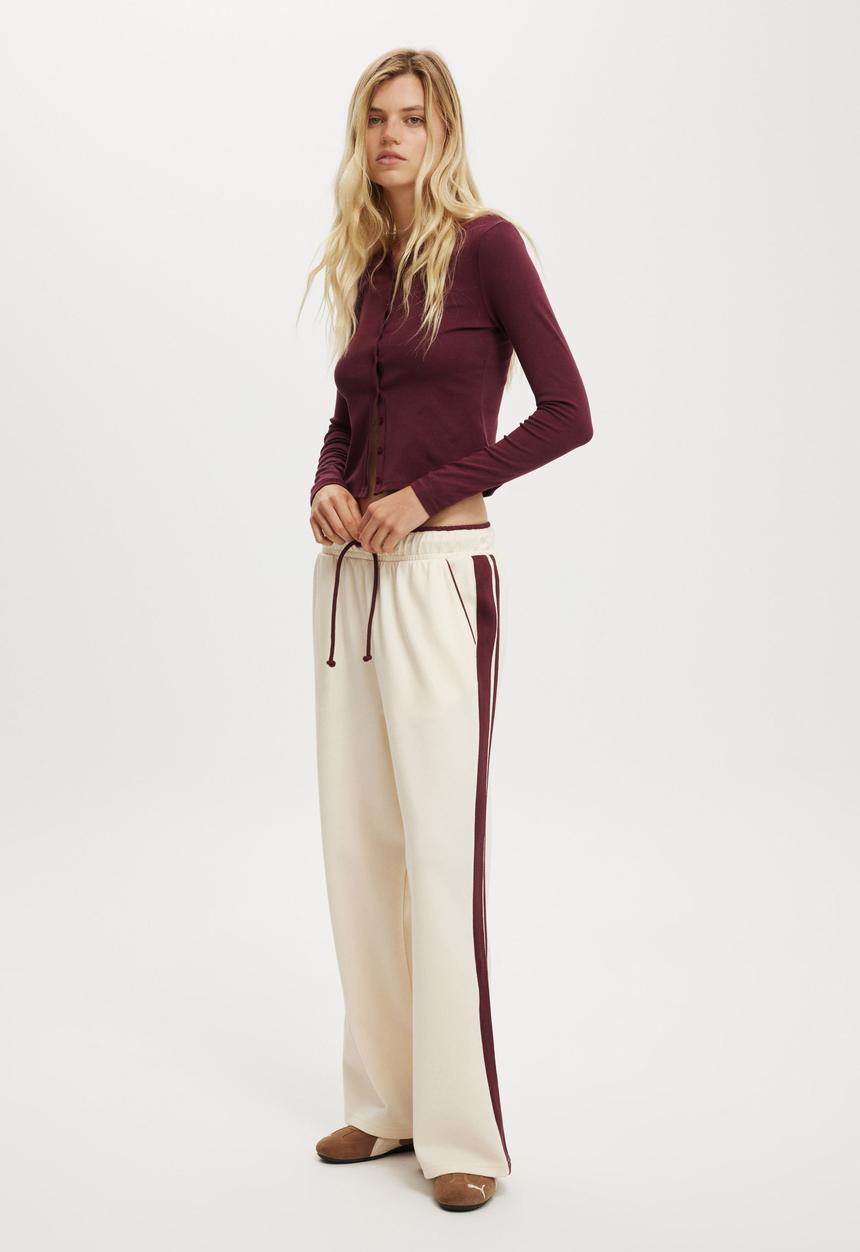 Cotton On - Classic fleece wide leg trackpant-cream/sour cherry