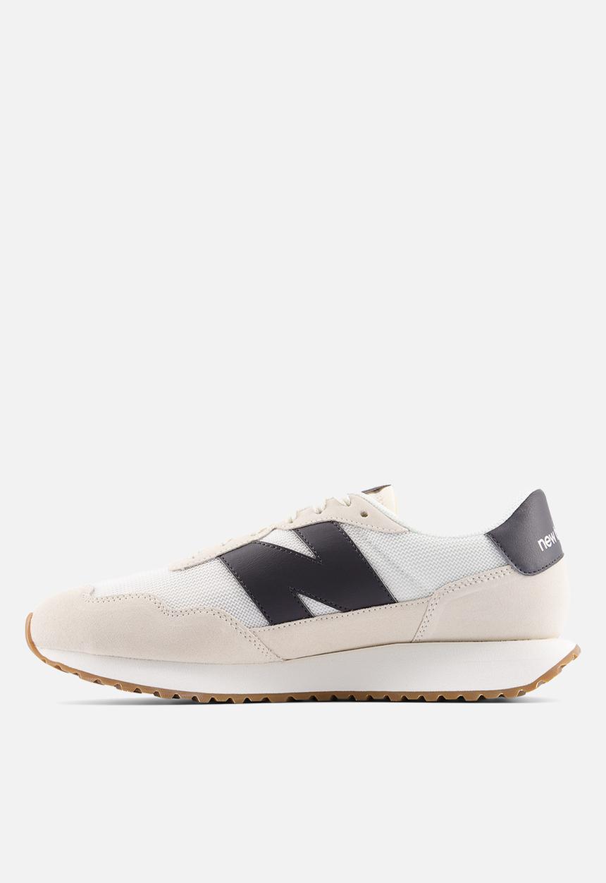 New Balance  - 237