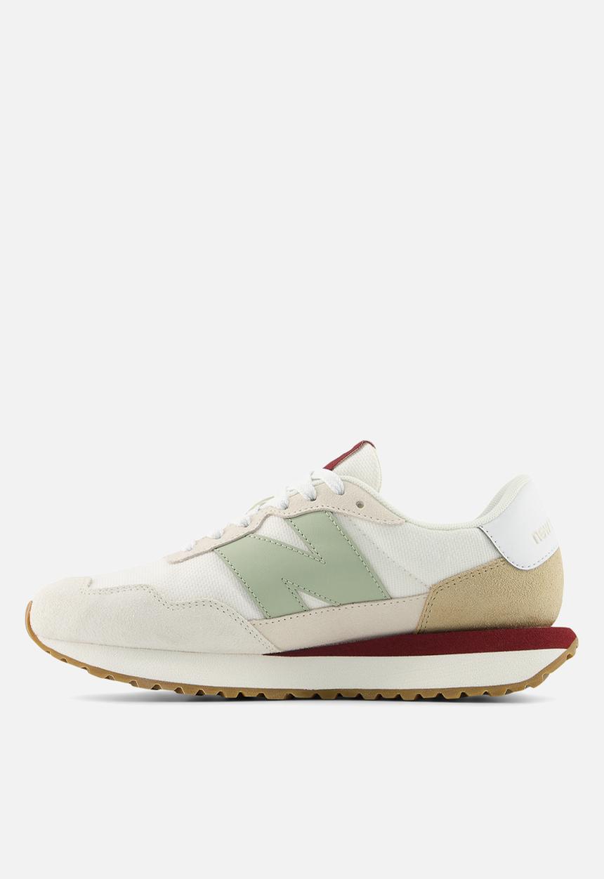 New Balance  - 237