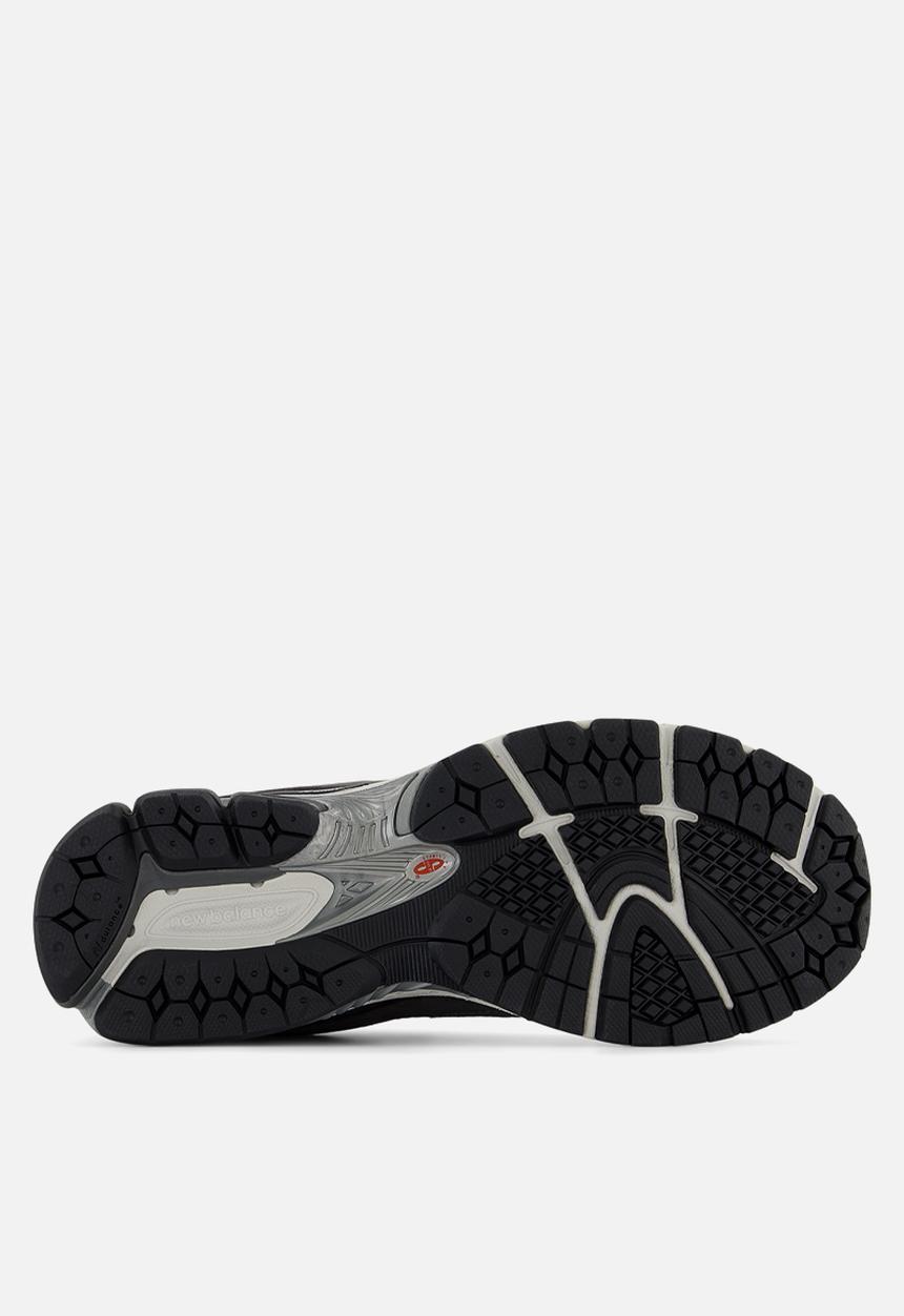 New Balance  - U2002R v1