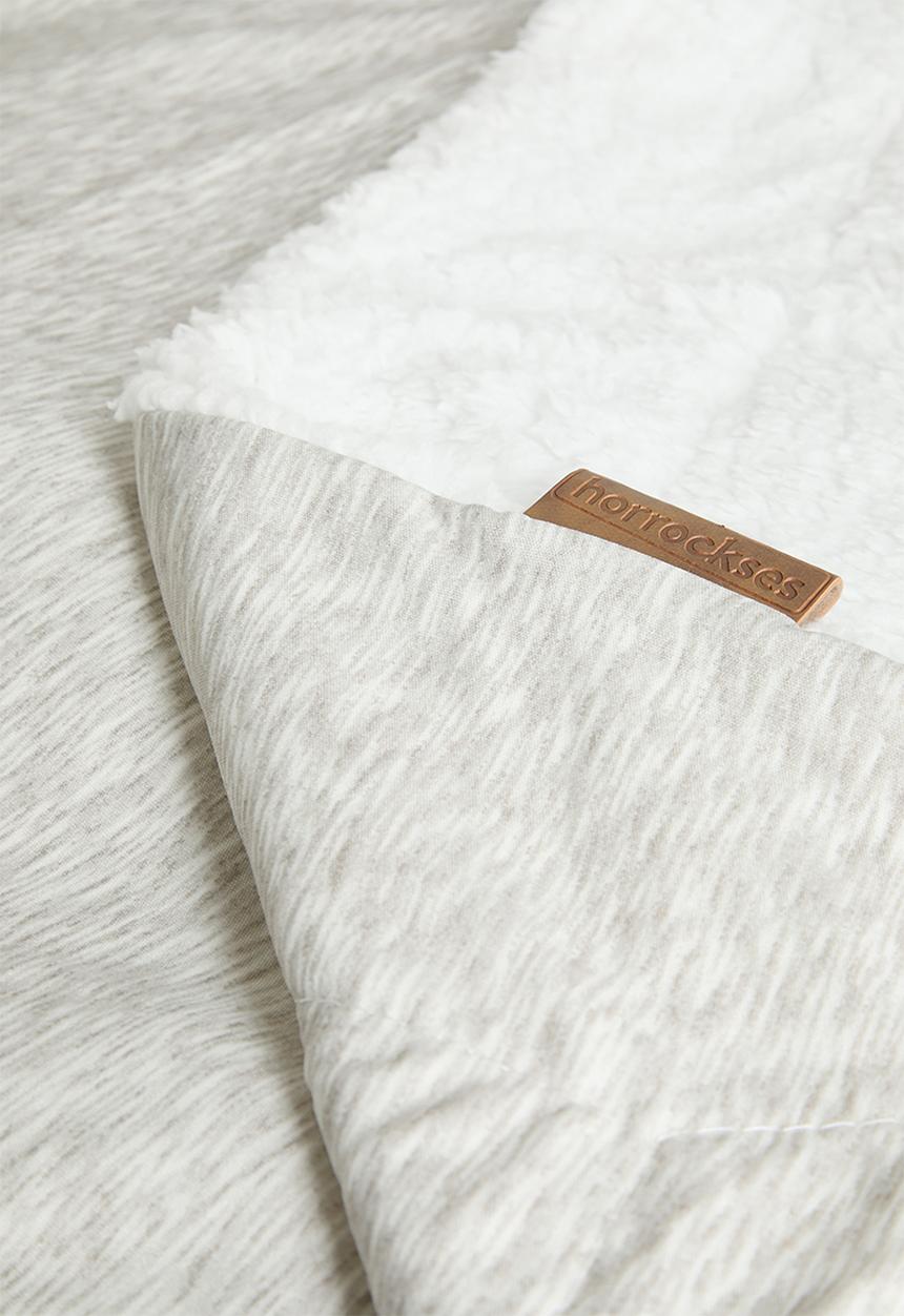 Horrockses - Sherpa Knit Throw - Taupe