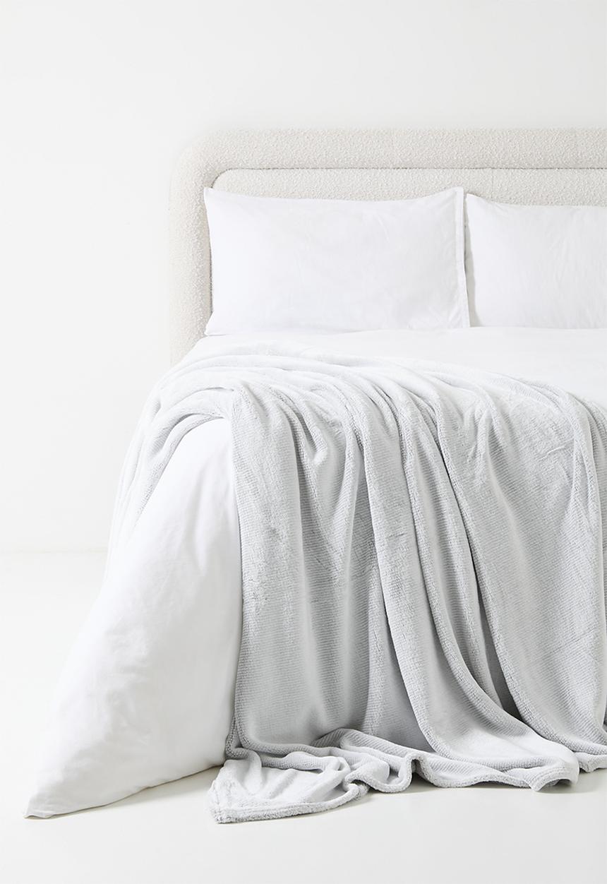 Horrockses - Yarn Dye Plush Throw - Grey