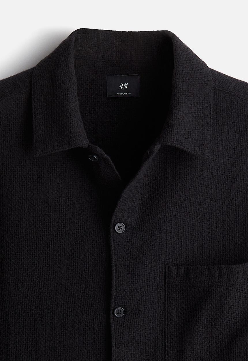 H&M - Regular fit textured shirt - black