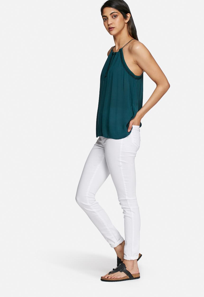 Vero Moda - Marcela embroidered top