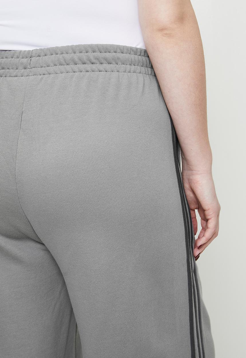 adidas Originals - Plus 3s wide sweatpt - grey