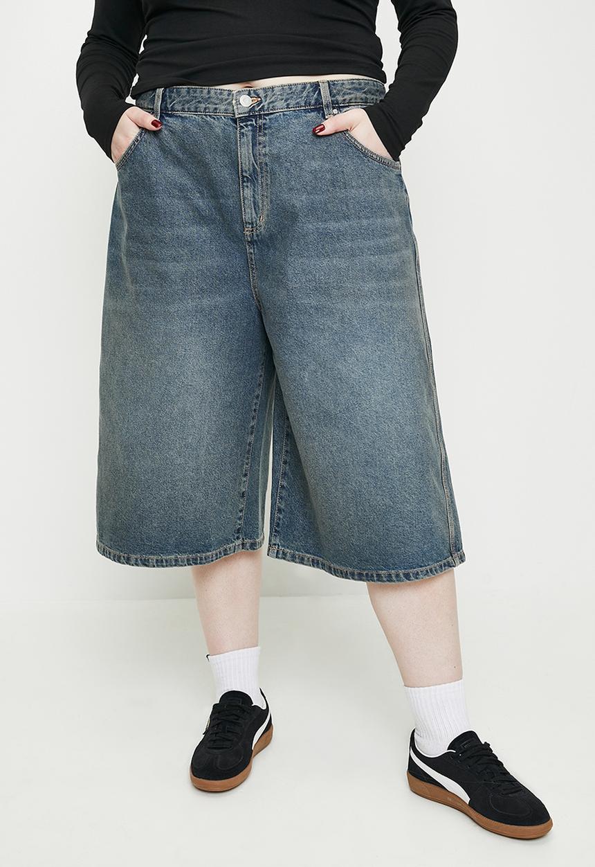 Cotton On - Plus 91 baggy denim jort - logans blue